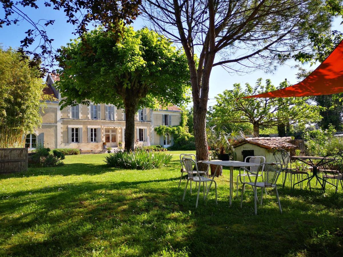 Saint-Savinien La Burie Bed & Breakfast エクステリア 写真