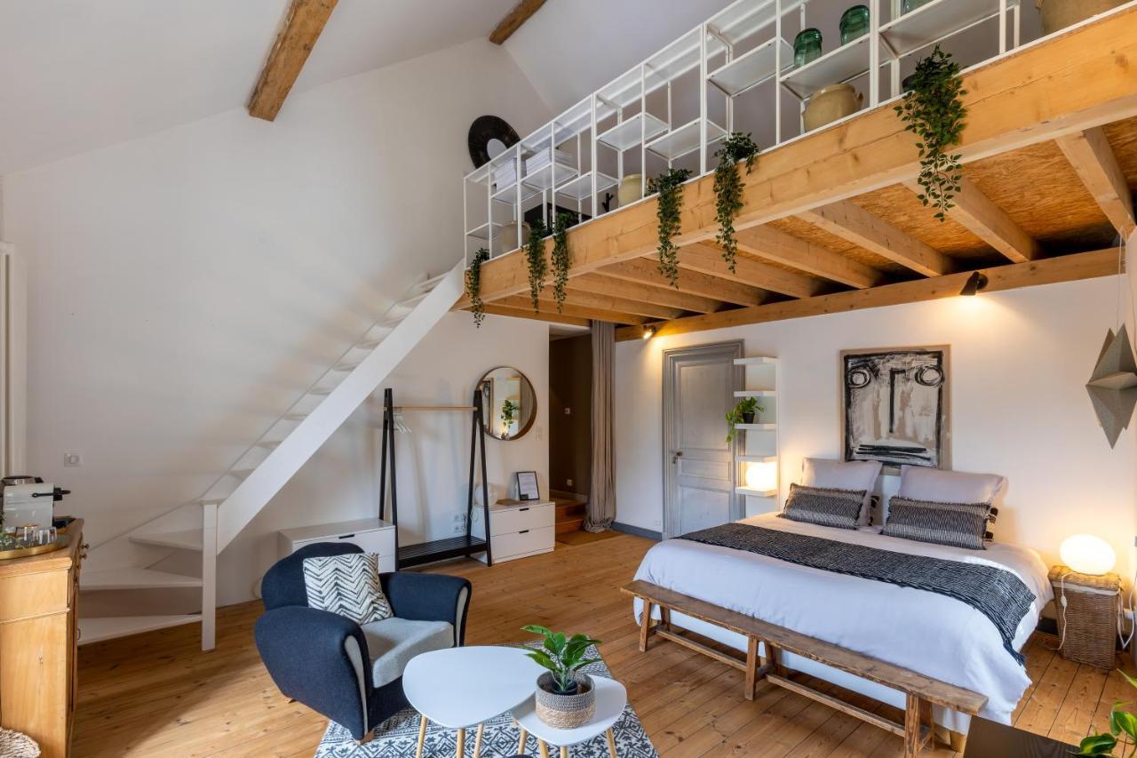 Saint-Savinien La Burie Bed & Breakfast エクステリア 写真